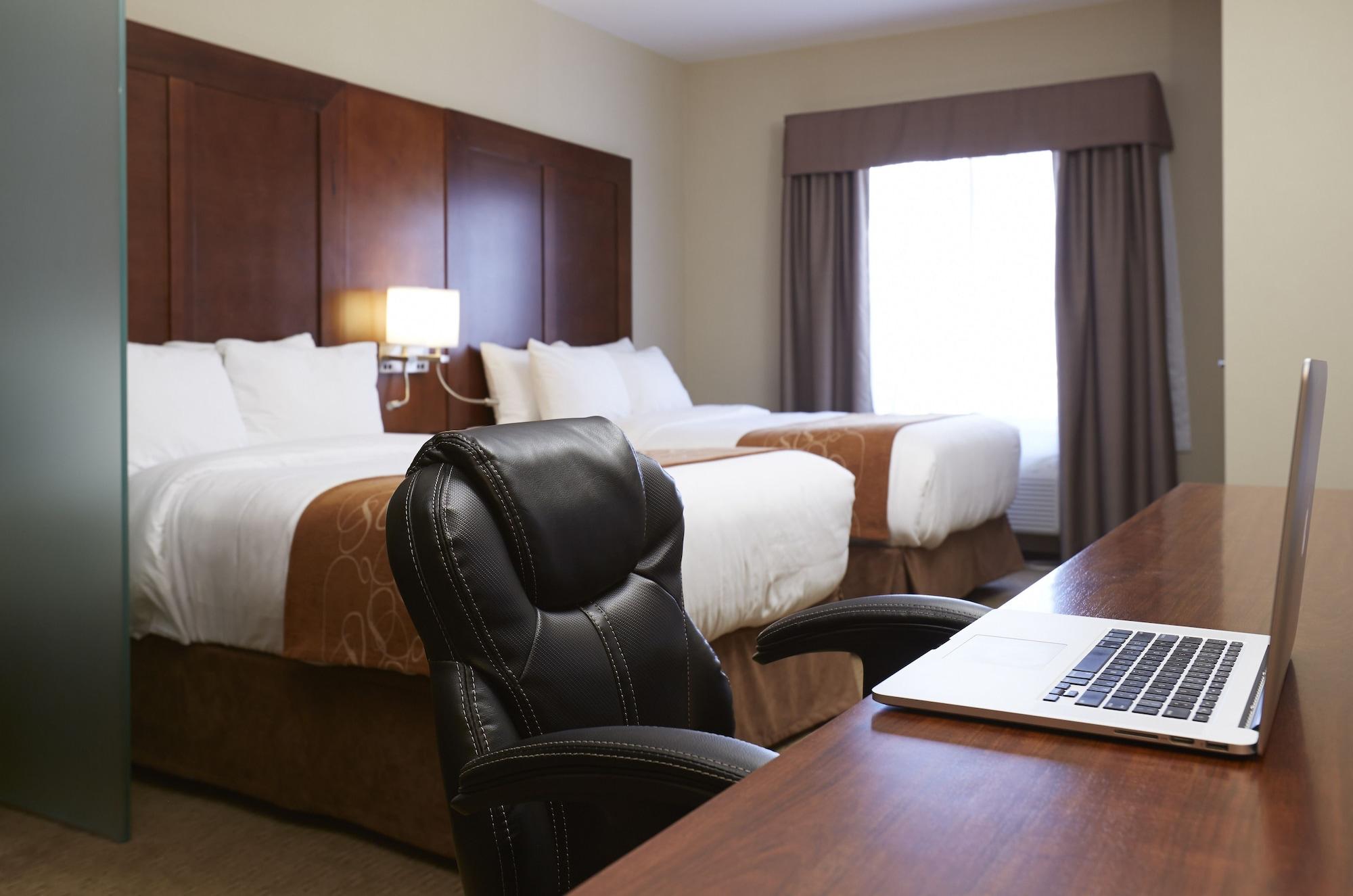 Comfort Suites Saskatoon Exterior photo